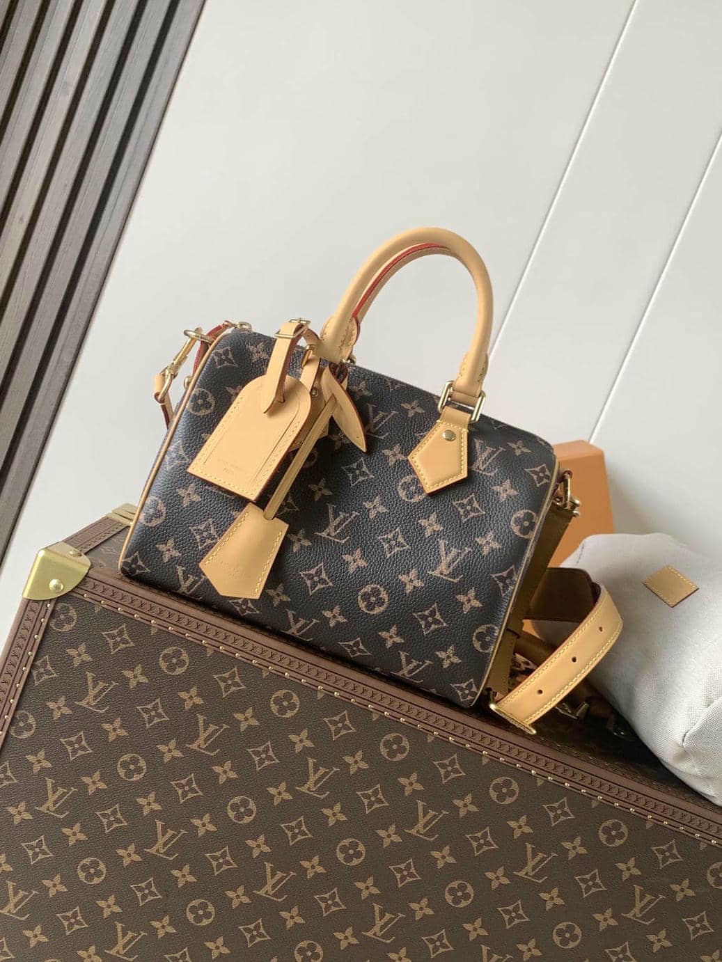 LV 0004